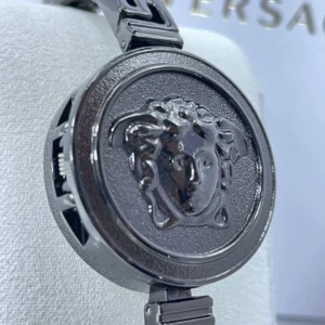 Montre Versace fond bleu