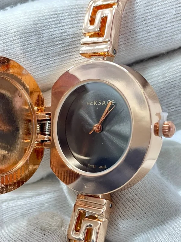 Montre Versace fond noire - Image 4