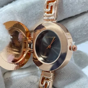 Montre Versace fond noire
