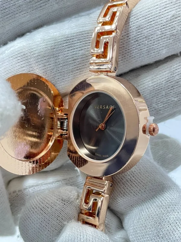 Montre Versace fond noire - Image 2