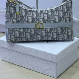 Dior 30 Montaigne Cigale