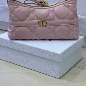 Dior 30 Montaigne Cigale