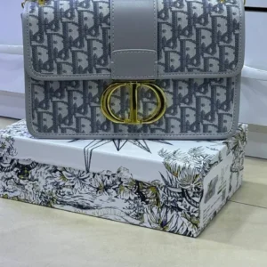 Dior 30 Montaigne Cigale