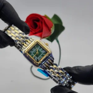 .                               Cartier Panthere Taille mini