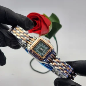 .                               Cartier Panthere Taille mini